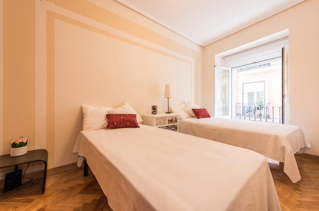 Almaden Apartment Madrid Room photo
